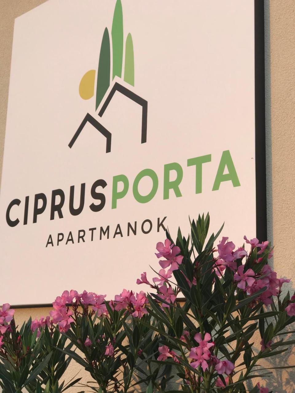 Ciprus Porta Apartmanok Balatonkenese Exterior photo