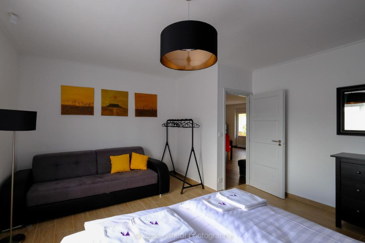 Ciprus Porta Apartmanok Balatonkenese Exterior photo
