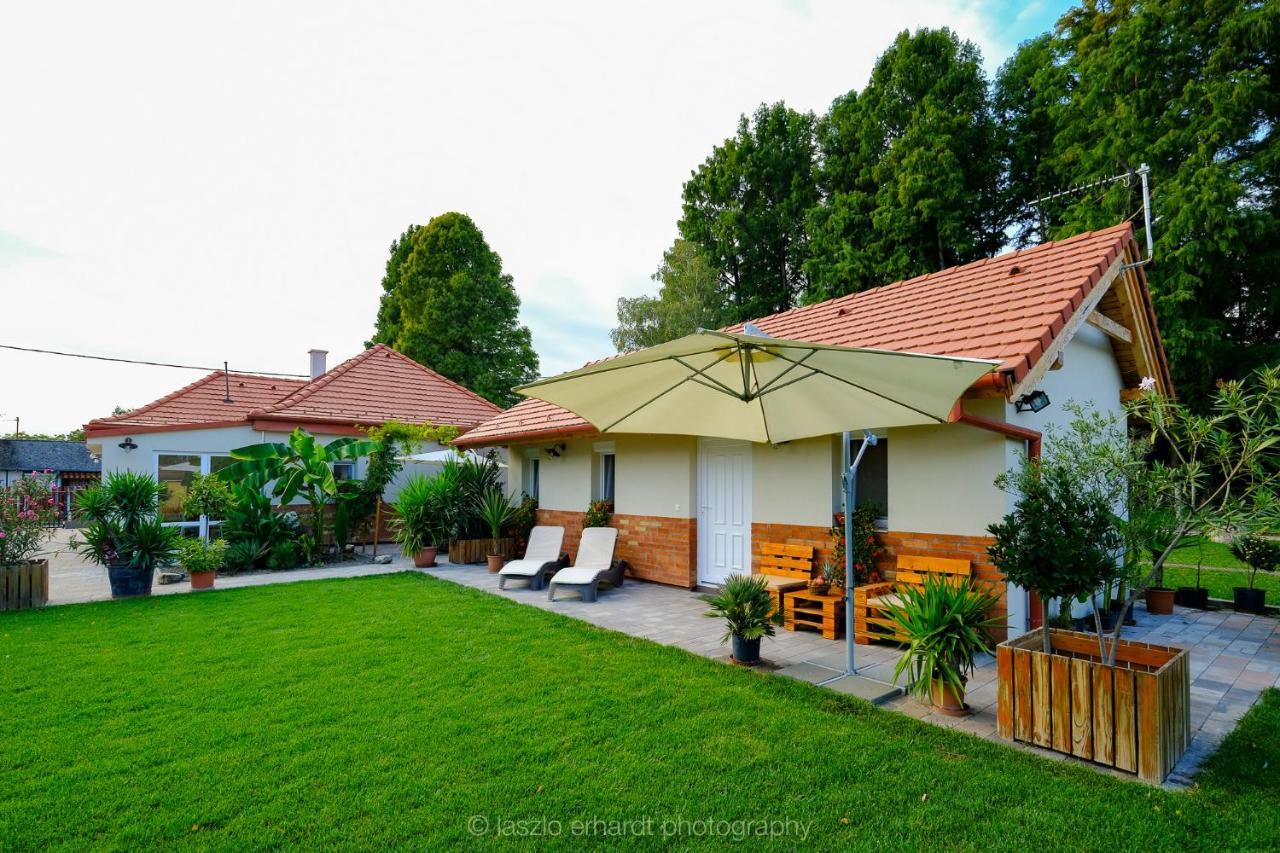 Ciprus Porta Apartmanok Balatonkenese Exterior photo