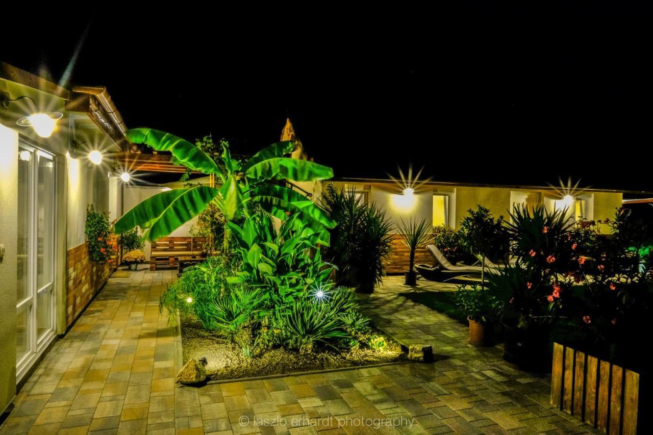 Ciprus Porta Apartmanok Balatonkenese Exterior photo