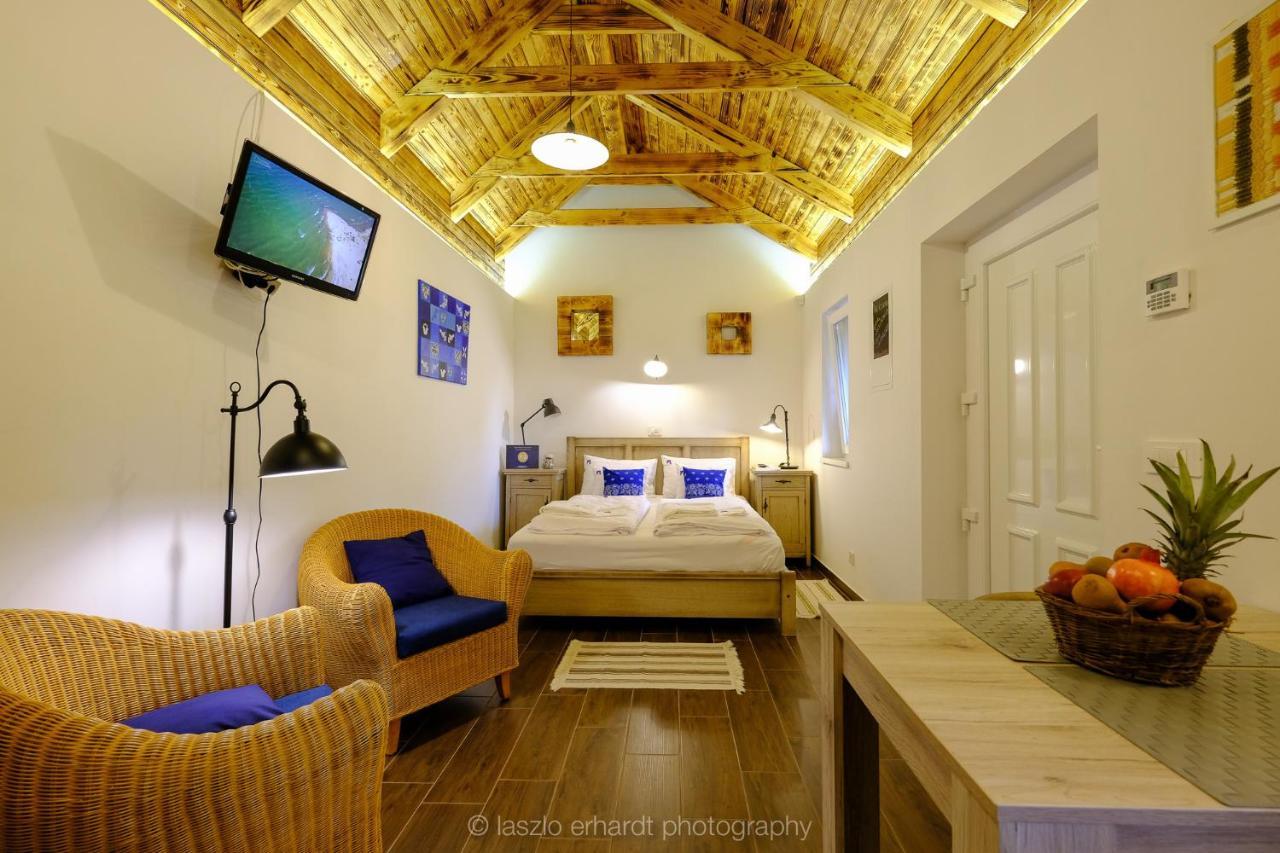 Ciprus Porta Apartmanok Balatonkenese Exterior photo