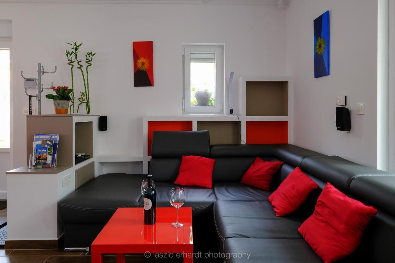 Ciprus Porta Apartmanok Balatonkenese Exterior photo